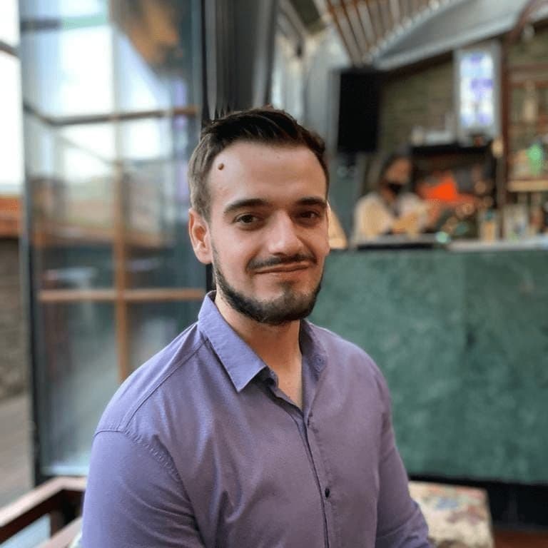 Sorin-Gabriel Marica, Desenvolvedor Full-Stack @ WebScrapingAPI