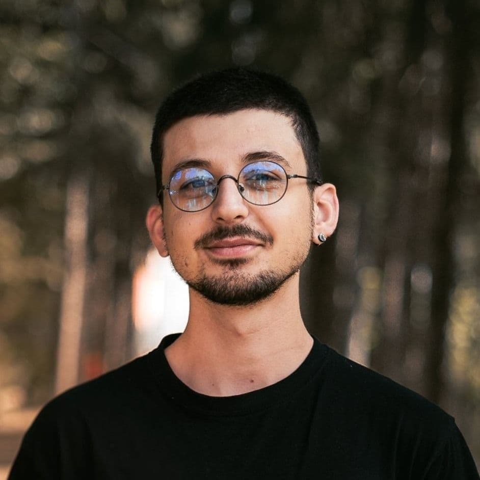 Robert Munceanu, Desenvolvedor Full-Stack @ WebScrapingAPI